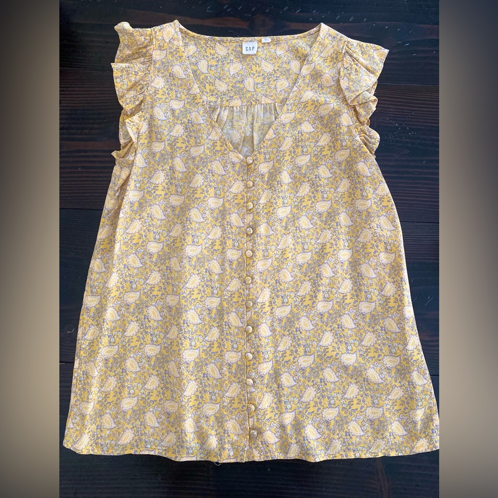Gap brand misses size small yellow paisley top